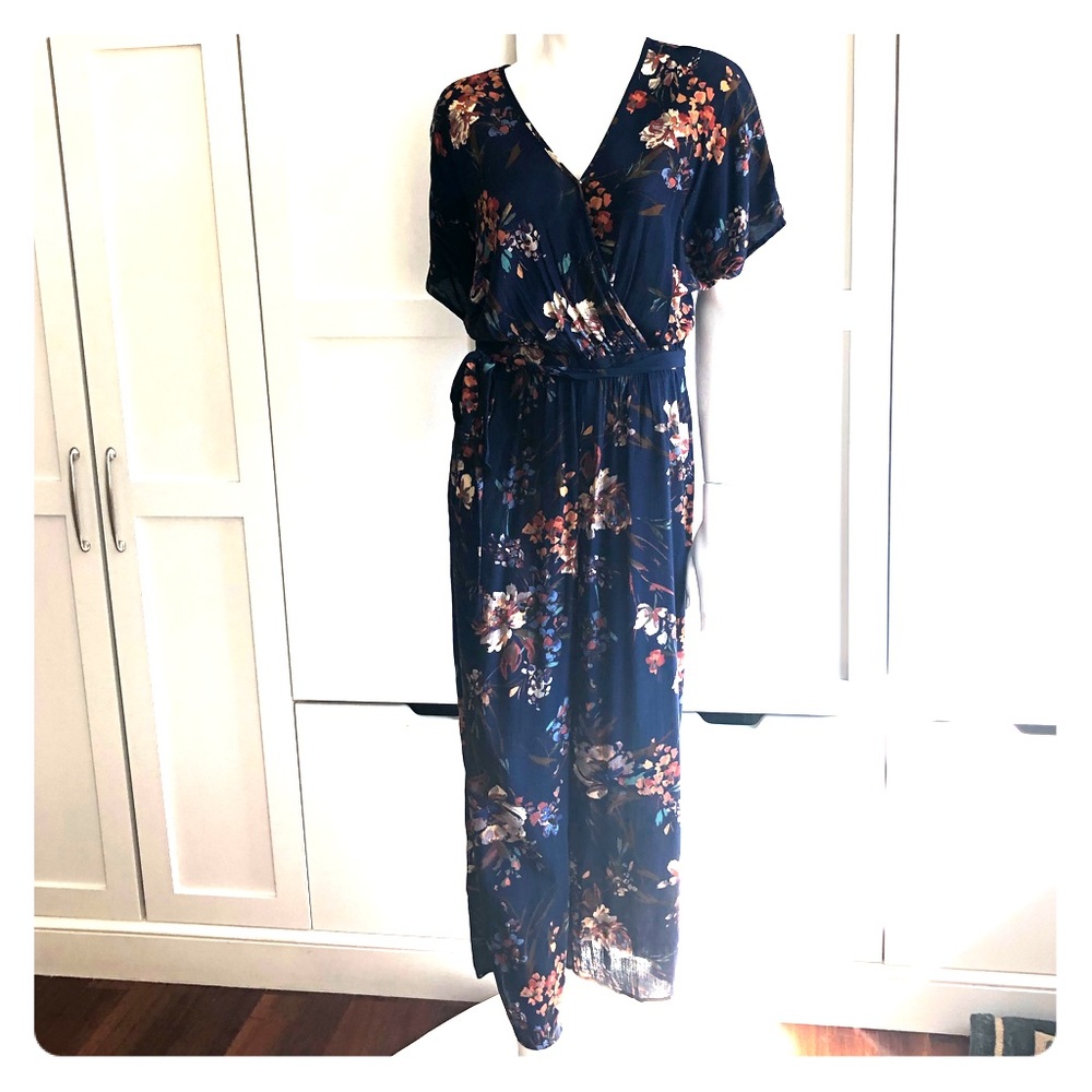 Waist tie navy floral loose leg flowy jumpsuit